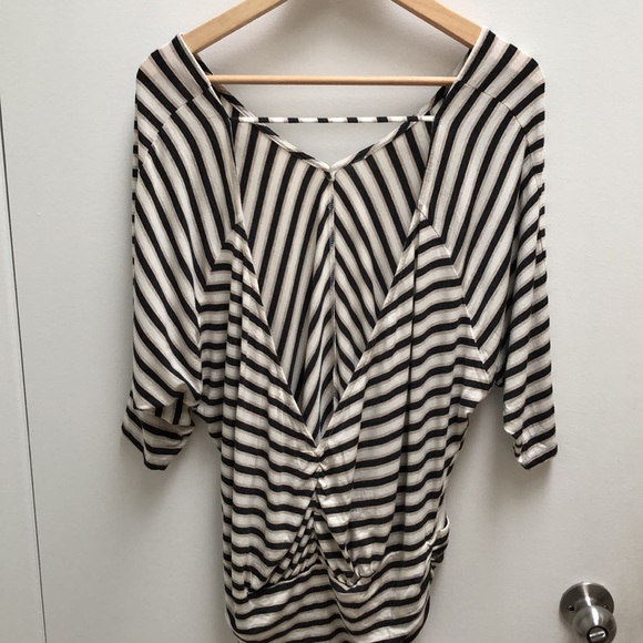 Unique Ella Moss - top - partly open in the back - black/white/beige str… - Picture 3 of 10